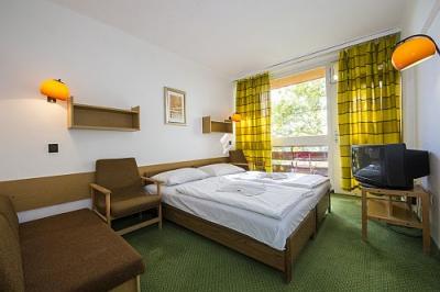 Schönes Doppelzimmer im Hotel Napfeny am Plattensee - Napfeny Hotel Balatonlelle - Hotel in Balatonlelle mit Halbpension am Ufer der Plattensee