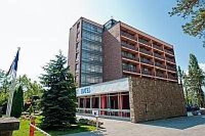 Hotel Napfeny in Balatonlelle, günstige Unterkunft am Plattensee - Napfeny Hotel Balatonlelle - Hotel in Balatonlelle mit Halbpension am Ufer der Plattensee