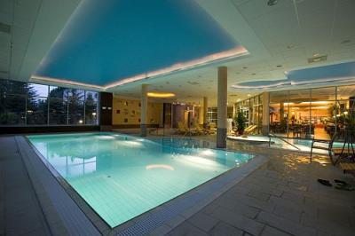 Wellnessbecken im 4* Zsory Thermal Wellnesshotel Mezökövesd - ✔️ Balneo Hotel**** Zsori Mezökövesd - Zsory Thermal- und Wellnesshotel Mezökövesd