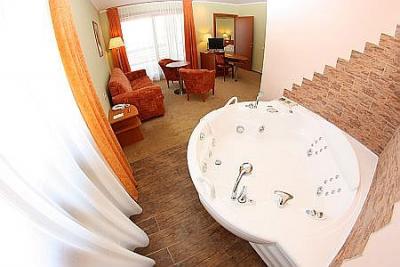 Hotel Aquarell Cegled - Hotelzimmer mit Jacuzzi zum günstigen Preis für ein romantische Wochenende - Hotel Aquarell**** Cegléd - Aquarell Wellnesshotel in Cegled, Ungarn
