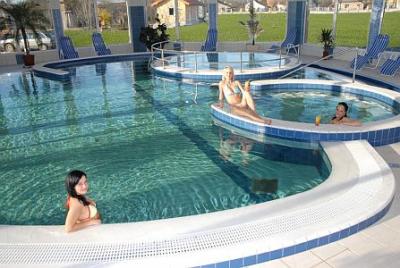 Wellness Wochenende in Ungarn im Aqua-Spa Wellness Hotel**** - Aqua Spa Hotel**** Cserkeszőlő - Spa Wellness Hotel in Cserkeszölö mit günstigerem Preis