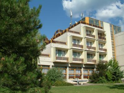 3-Sterne Hotel in Ungarn - See Velence - Piramis Hotel Gardony - Piramis Hotel Gardony - 3 Sterne Hotel am Ufer des Velencei-Sees in Gardony