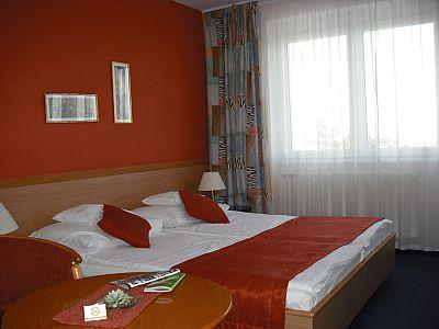 Standard Doppelzimmer im Hotel Kikelet in Pecs - ✔️ Hotel Kikelet Pecs**** - Wellnesshotel in Pecs, in der kulturellen Hauptstadt Europas