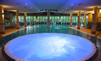 Wellnesswochenende im Lotus Therme Hotel Heviz - das äussere Becken des 5-Sterne-Hotels