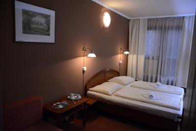 Zweibettzimmer im Hotel Minerva Mosonmagyarovar - ✔️ Hotel Minerva Mosonmagyarovar - 3 Sterne Hotel im Zentrum von Mosonmagyarovar, Ungarn
