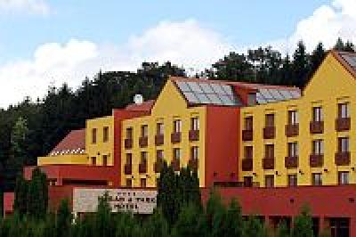 Hotel Narad Park - 4-Sterne Hotel in Matraszentimre - ✔️ Hotel Narád Park**** Mátraszentimre - Wellnesshotel Matraszentimre, erneutes Hotel zu Aktionspreisen mit Halbpension im Matra-Gebirge