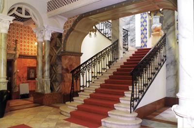 Palatinus Grand Hotel Pecs - Palatinus Hotel in Ungarn - Treppenhaus - Palatinus Grand Hotel*** Pécs - am Fußе des Mecsek-Gebirges 