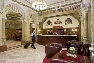 Hotel Palatinus Pecs -  3 Sterne Hotel in Pecs, Rezeption  - Palatinus Grand Hotel*** Pécs - am Fußе des Mecsek-Gebirges 