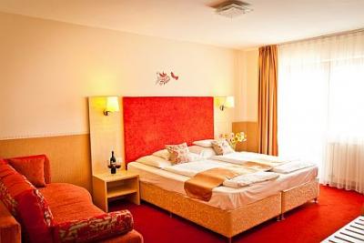 Bükfürdö Hotel Piroska  Entspannung im Kurhotel In Ungarn - ✔️ Hotel Piroska**** Bük - günstiges Wellnesshotel in Bukfurdo mit Halbpension
