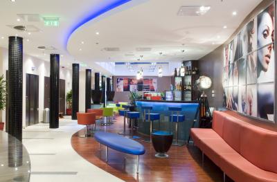 Lobby im 4-Sterne-Hotel Soho, im Zentrum von Budapest, in der Nähe des Pester Brodway und anderer Sehenswürdigkeiten - Soho Boutique Hotel Budapest - neues Hotel in der Innenstadt