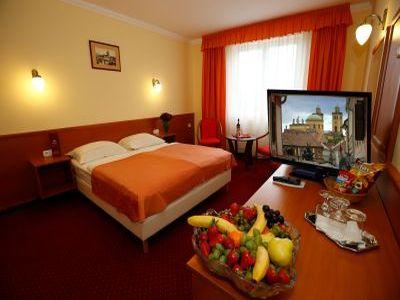 Hotel Korona - billige Hotelzimmer im Zentrum von Eger - ✔️ Hotel Korona**** Eger - günstiges Wellnesshotel im Zentrum von Eger