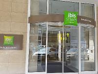 Eingang vom Ibis Styles Budapest Center- elegantes Hotel im Zentrum von Budapest