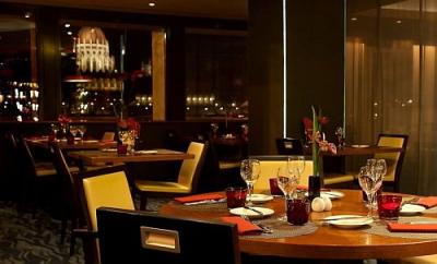 Elegantes Restaurant im Hotel Novotel Danube - Accor Hotel - ✔️ Hotel Novotel Budapest Danube**** - Hotel Novotel Danube Budapest