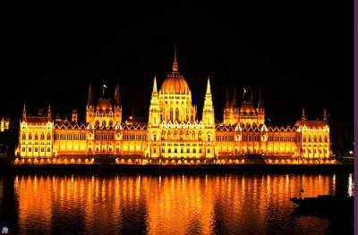 Das Gebäude von Parlament in Budapest - Zimmer mit Aussicht auf dem Parlament in Novotel Budapest Danube  - ✔️ Hotel Novotel Budapest Danube**** - Hotel Novotel Danube Budapest