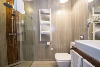 4* Hotel Science Szeged - Badezimmer - ✔️ Science hHotel Szeged **** - Billiges Hotel in Szeged mit Pauschalangebote