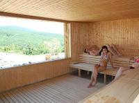 Sauna mit Panoramaaussicht im Hotel Residence Ozon Matrahaza