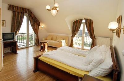 Elegantes Zimmer in der Hotel Panorama - Hotel in ruhiger Umgebung in Eger - Panorama Hotel Eger - romantische und billige Unterkunft in der historischen Stadt von Eger