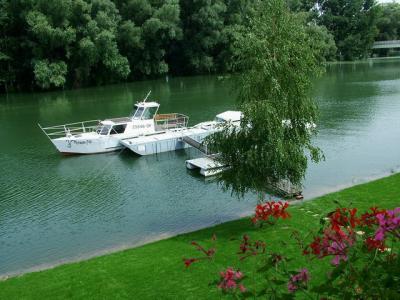 Pension in Györ - Pension Amstel Hattyu Gasthof an der Mosoni-Donau - Billiges Hotel am Thermalbad  - ✔️ Amstel Hattyú Győr**** - Günstiges Gasthaus im Zentrum von Győr in der Nähe des Thermalbades