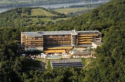 Hotel Silvanus Visegrad - Panoramahotel mit Blick auf dem Donau - ✔️ Silvanus**** Hotel Visegrad - Wellnesshotel mit Sonderangeboten im Donau-Knie in Visegrad mit Panoramablick auf die Donau