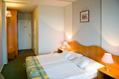 Hotel Szieszta Sopron's Doppelzimmer mit freier Benutzung des Wellnessbereiches und mit Halbpension - Hotel Szieszta*** Sopron - Wellnesshotel in Sopron mit Sonderangebote
