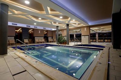 Wellness Wochenende in Eger - Wellnesshotel Eger - Villa Völgy Wellnesshotel in Eger - Schwimmbad - ✔️ Villa Völgy**** Wellness Hotel Eger - Hotel im Schönfrauental in Eger